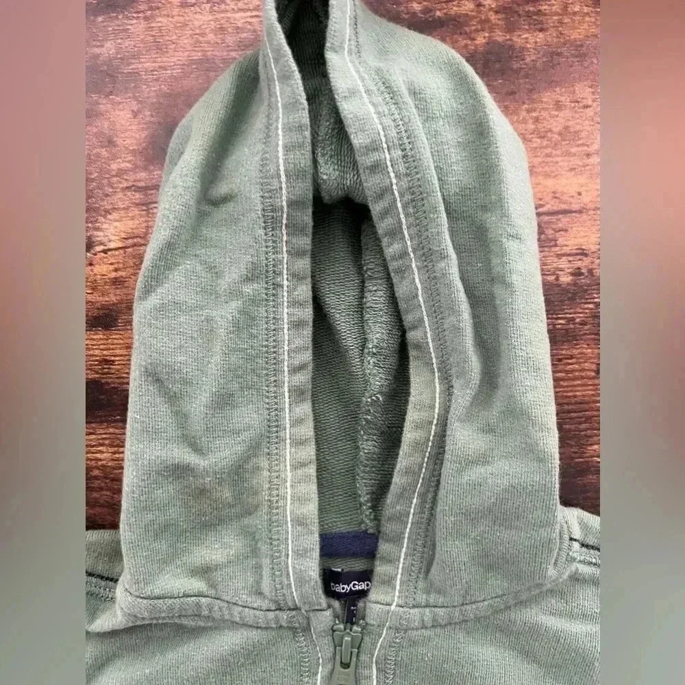 Baby Gap | unisex baby hoodie. Size: 12-18M